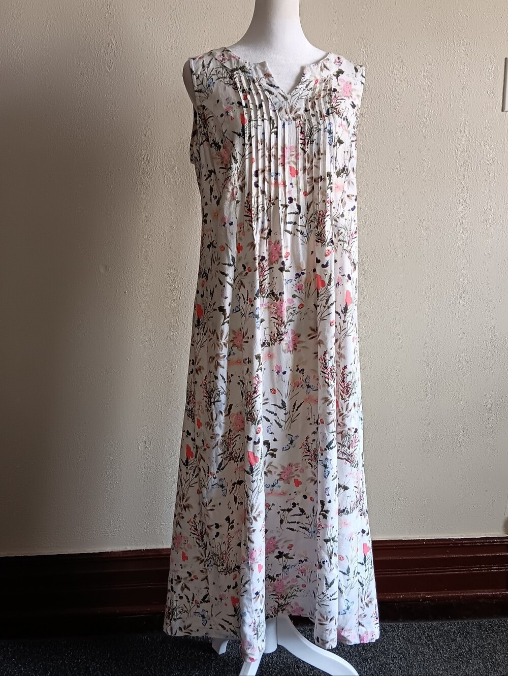 52% Linen Chadwicks Medium Maxi Dress, Side Zip Floral Lady Bug Print, Sleevless